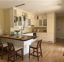 2 bedroom villa with heated pool & tennis court near Zadar, sleeps 4